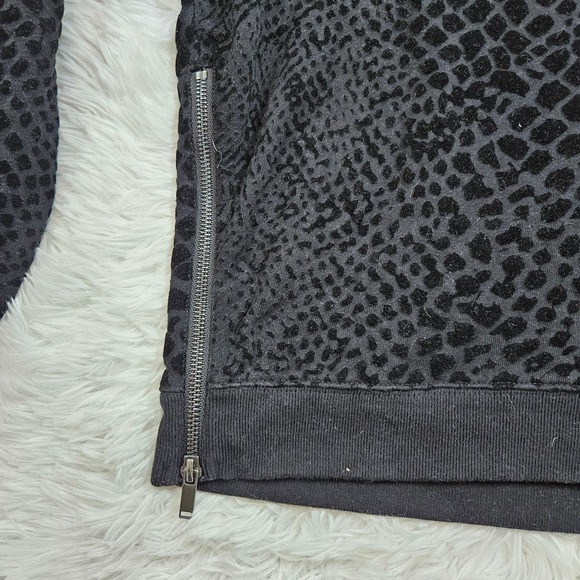 Rails‎ Black Marlo Flocked Velvet Cheetah Print Side Zipper Sweatshirt. Size M - Picture 4 of 9